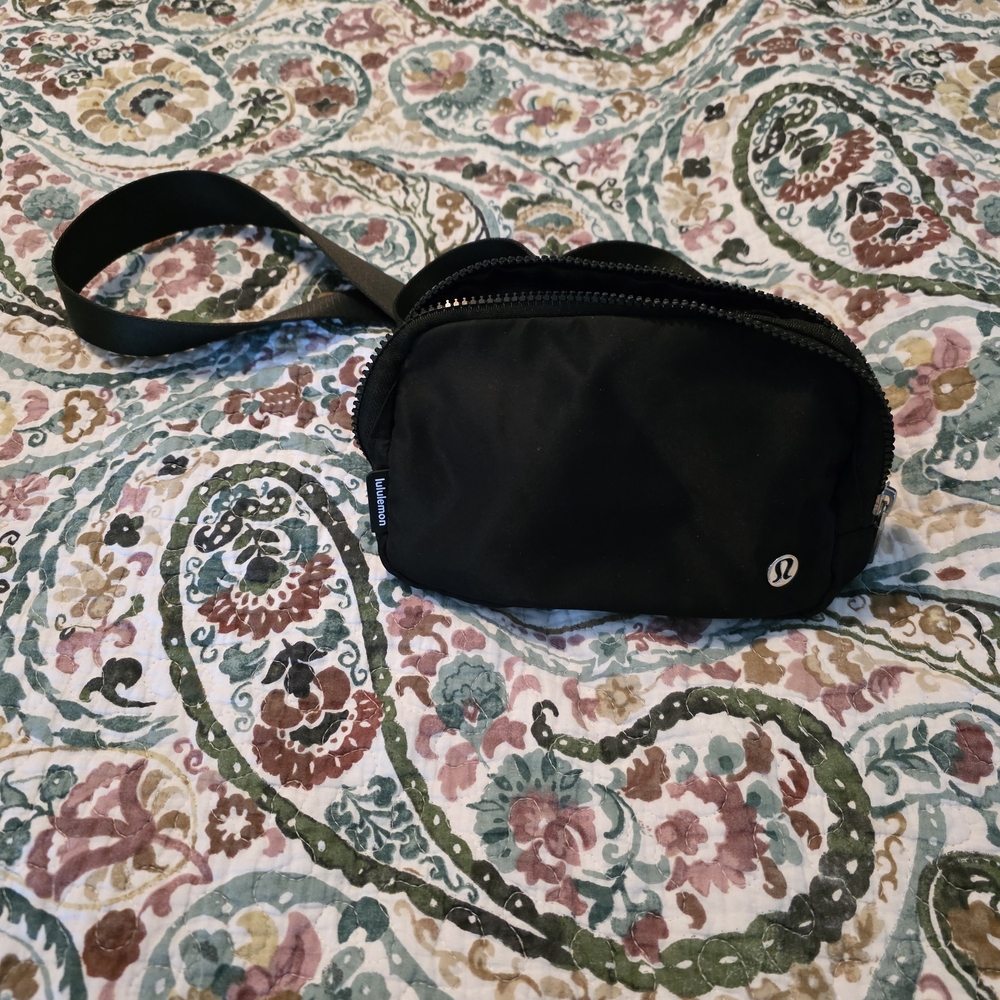 lululemon athletica Black Men's Bag